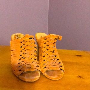 Sienna colored suede heeled sandals